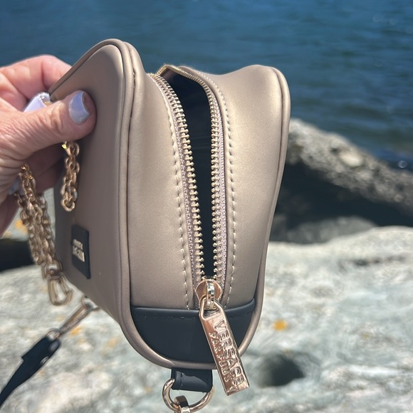 Versace perfume bag - Picture 7 of 8